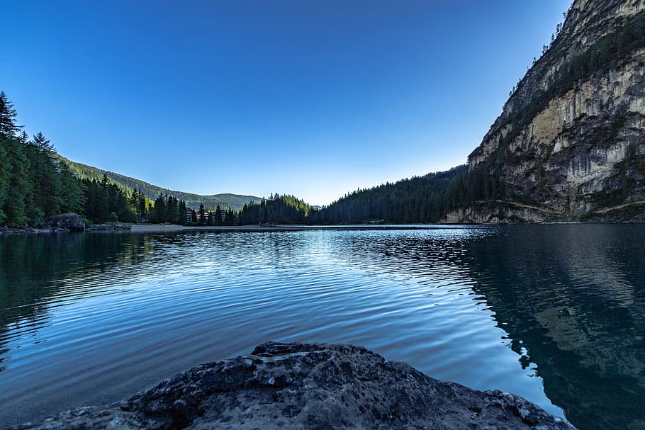 Lake in Middle of Mountain, blue sky, clouds, daylight, forest HD wallpaper
