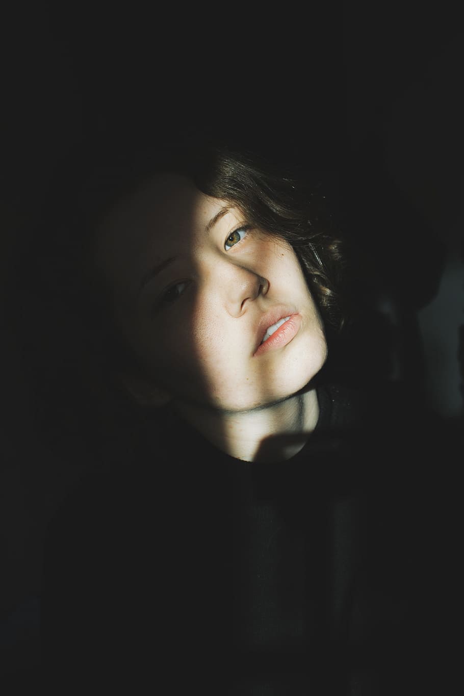 woman taking selfie wearing black shirt, light, face, shadow HD wallpaper
