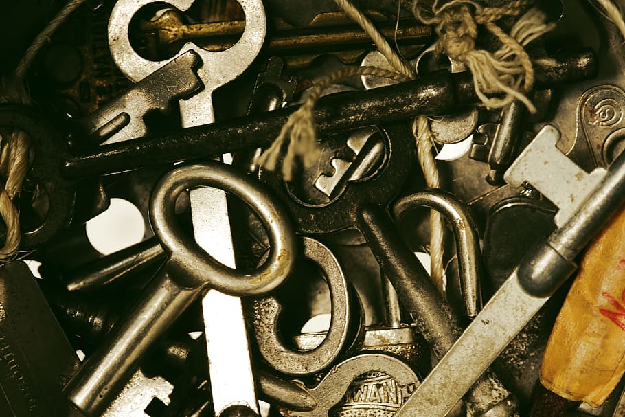 keys, padlocks, metal, close-up, backgrounds, still life, full frame HD wallpaper