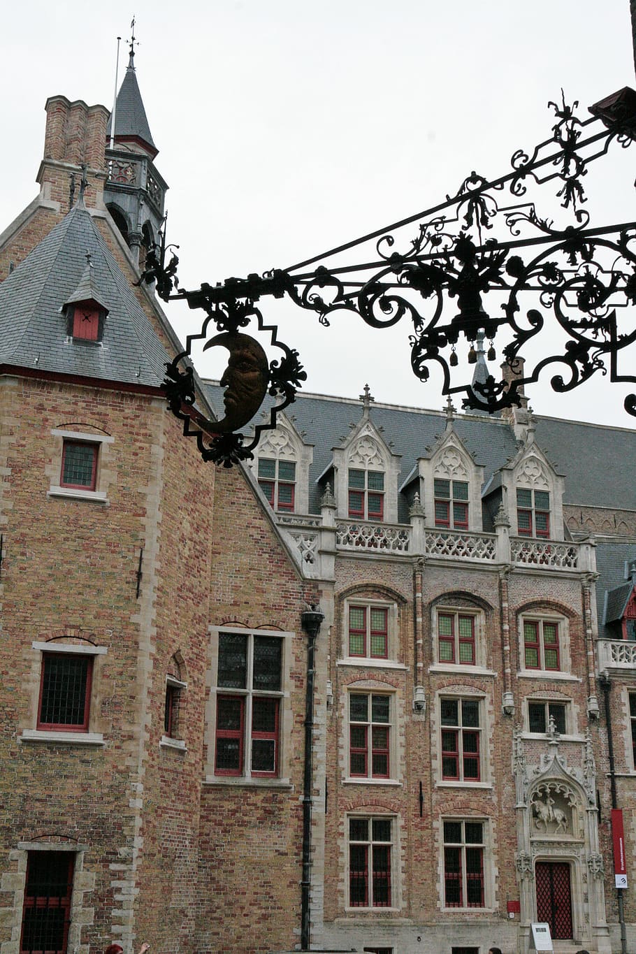 belgium, bruges, iron, window, brick, moon, house, building HD wallpaper