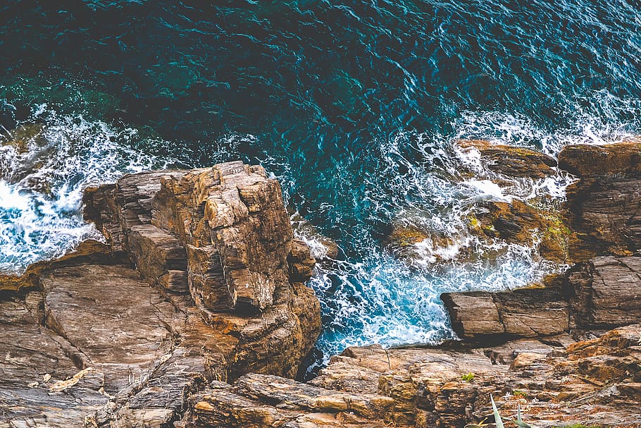 ocean waves crashing rocks, rock - object, water, solid, beauty in nature HD wallpaper