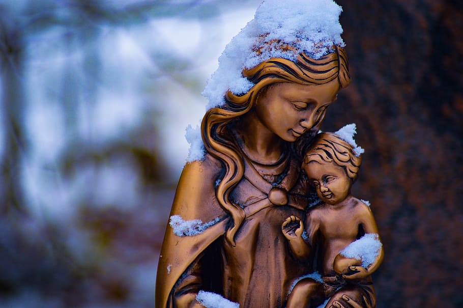 brown mother and child statue partially covered with snow, figurine, HD wallpaper