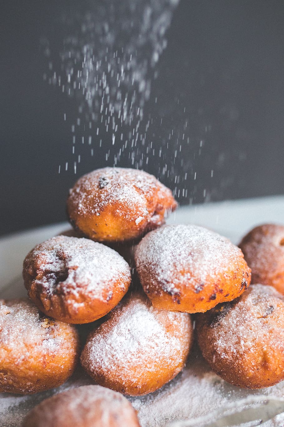 Falling powder sugar on donuts, bakery, doughnuts, homemade, food and drink HD wallpaper