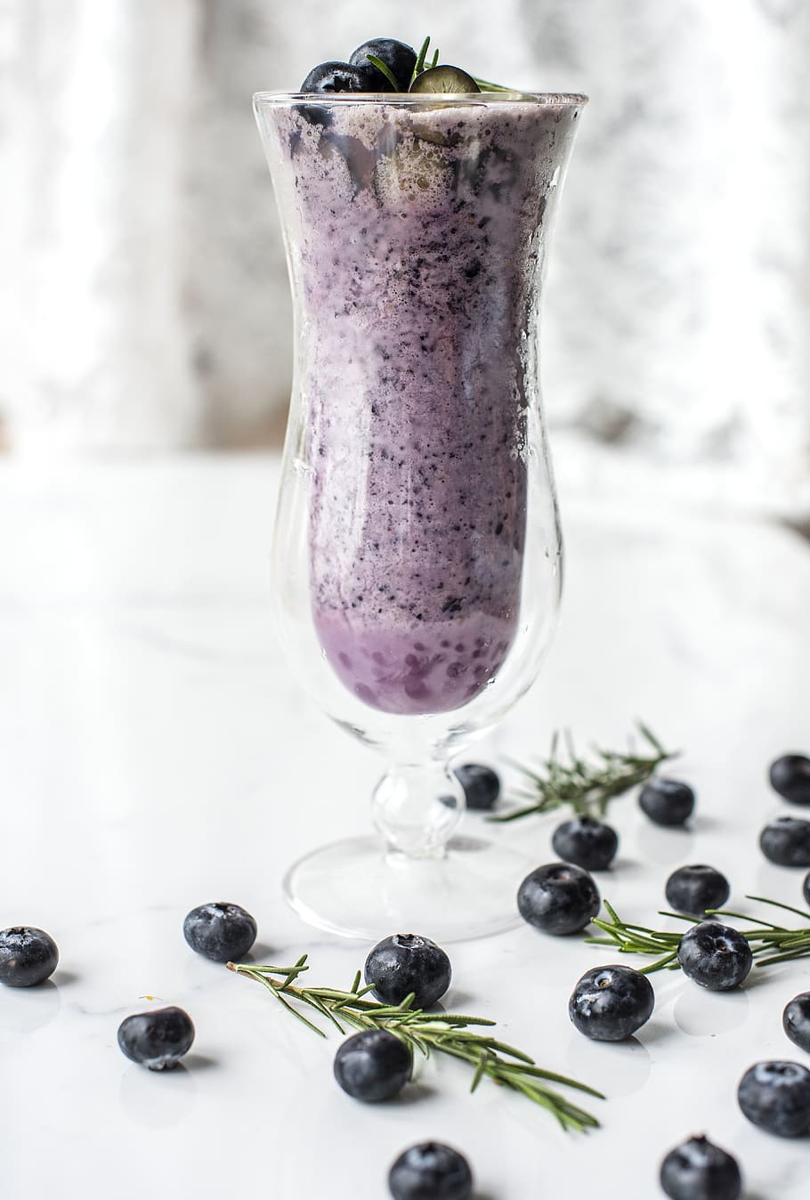 Blueberry Shake in Clear Footed Drinking Glass, antioxidant, berries HD wallpaper