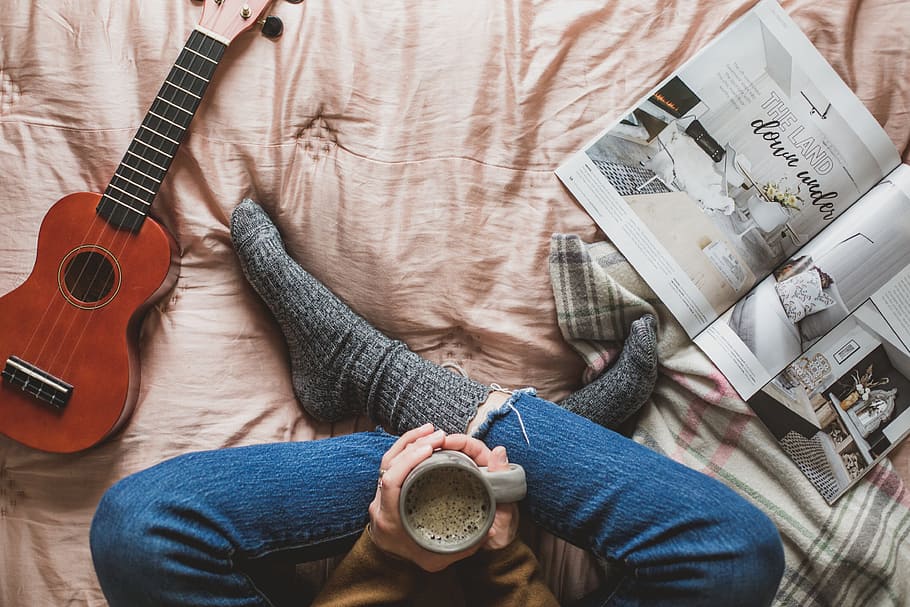 Cozy Reading In Bed Photo, Coffee, Music, Flatlay, one person HD wallpaper