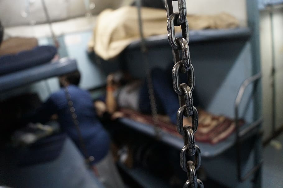 dorm, sleeping, room, bed, chain, metal, train, punishment HD wallpaper