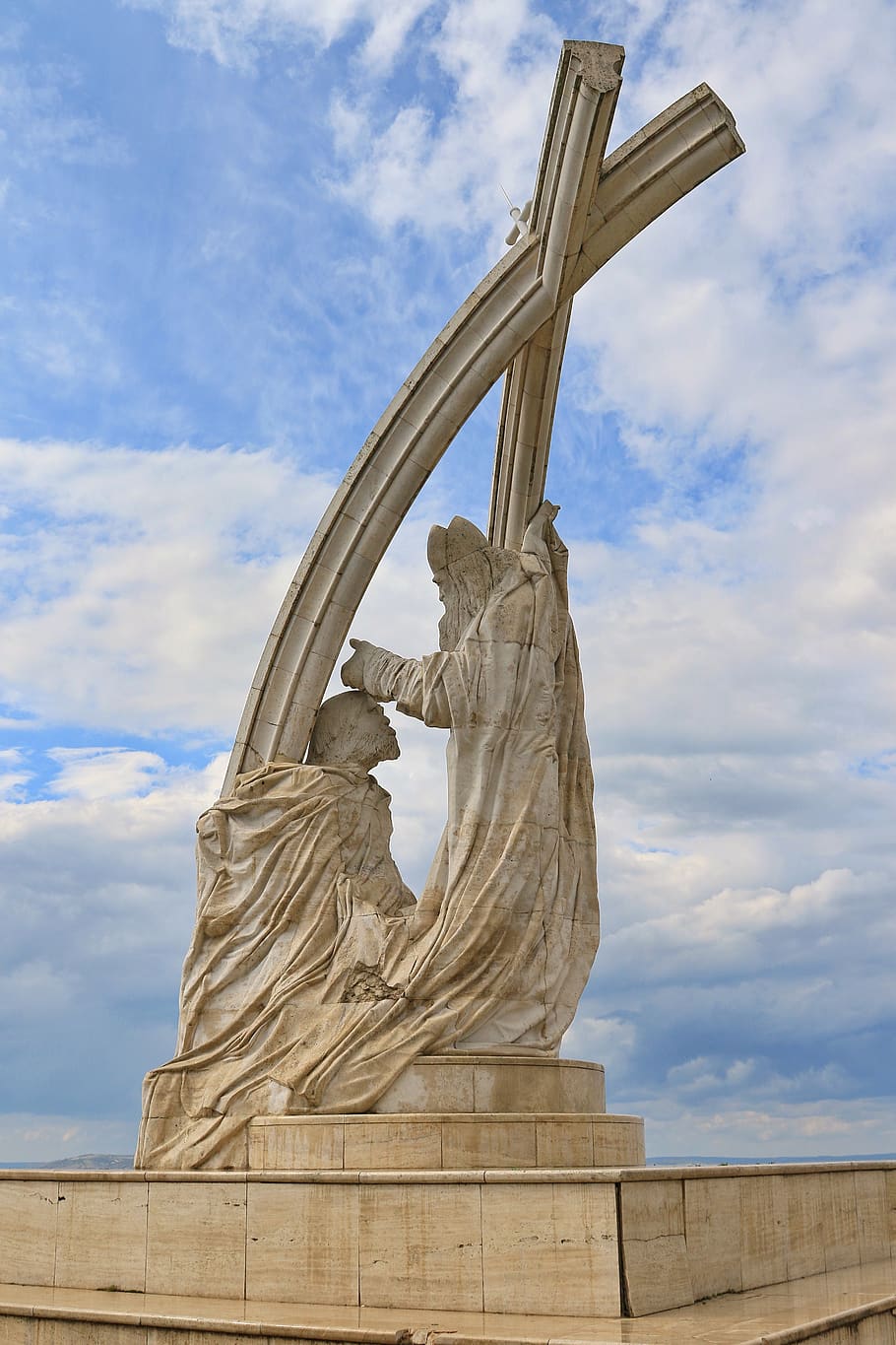 hungary, esztergom, statue, st stephen's, cloud - sky, sculpture HD wallpaper
