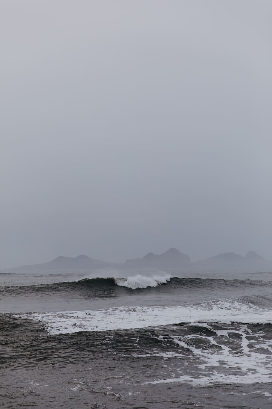 sea waves during daytime, nature, outdoors, ocean, water, weather HD wallpaper