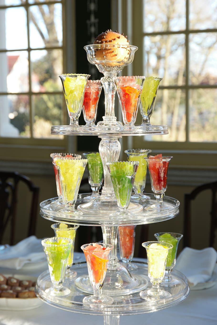 round glass tray, beverage, drink, alcohol, cocktail, home decor HD wallpaper