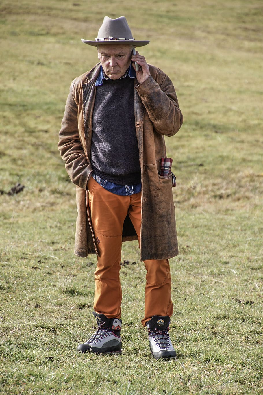 man, gunslinger, decided, smartphone, fierce, convinced, boots HD wallpaper
