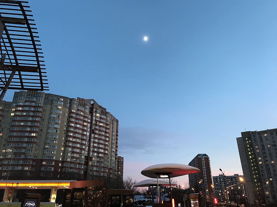 evening, moon, sky, city, architecture, built structure, building exterior HD wallpaper