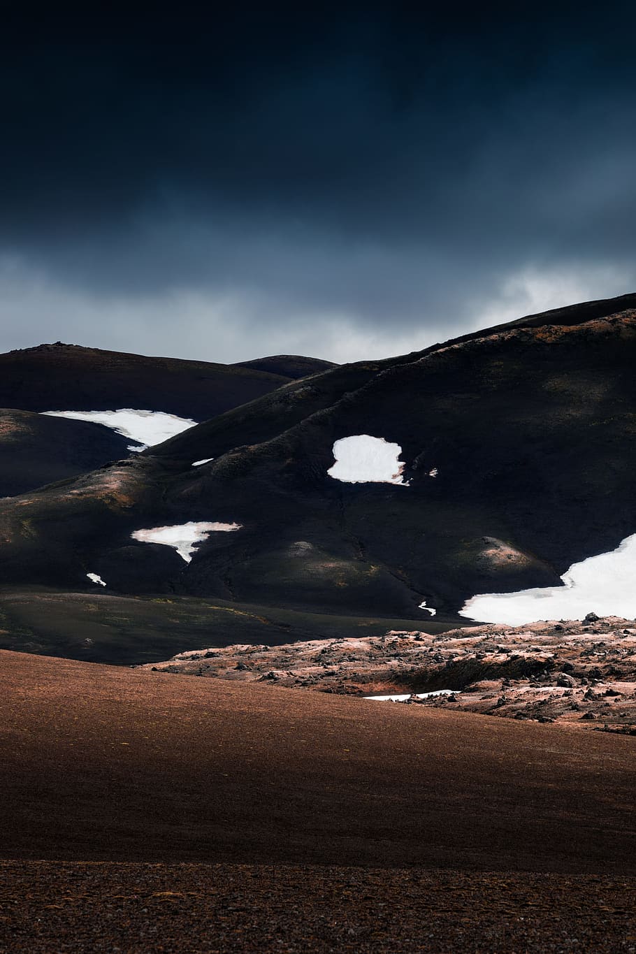 empty brown desert under gray sky rutting daytime, iceland, landscape HD wallpaper
