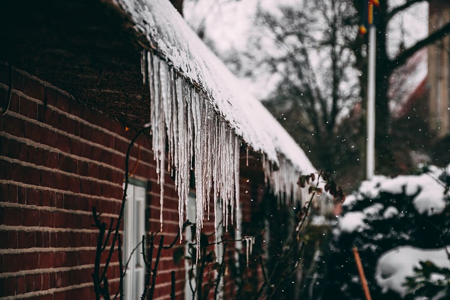 Icicles Hanging from Roof, architecture, building, cold, exterior HD wallpaper