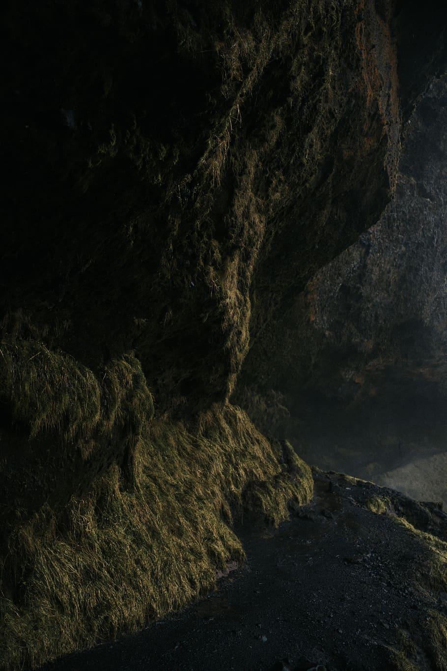 moss-covered stone formation during daytime, nature, cave, iceland HD wallpaper