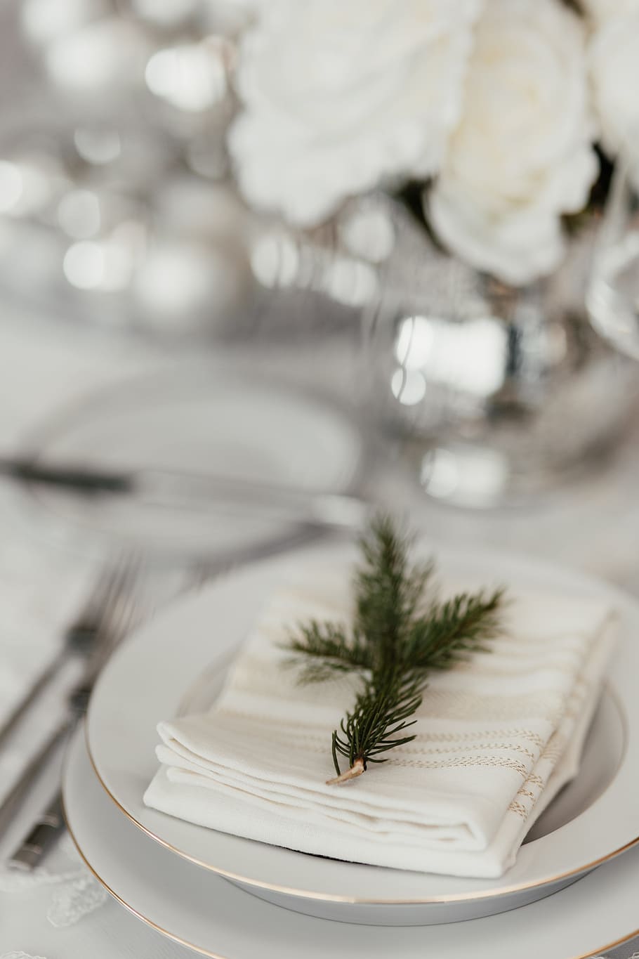 Silver Christmas decorations, xmas, christmas eve, dining, dining room HD wallpaper