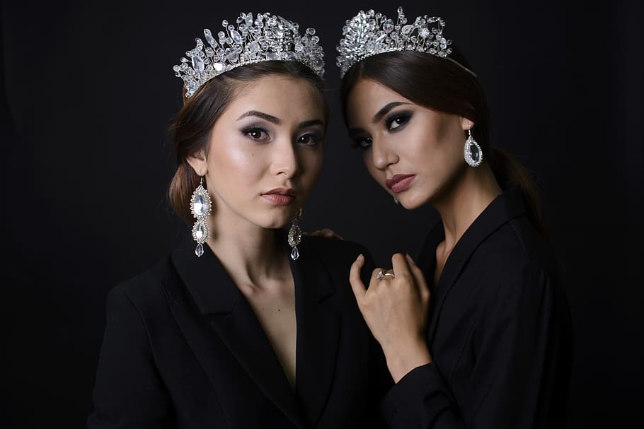 two woman wearing silver-color crowns, women, studio shot, two people, HD wallpaper