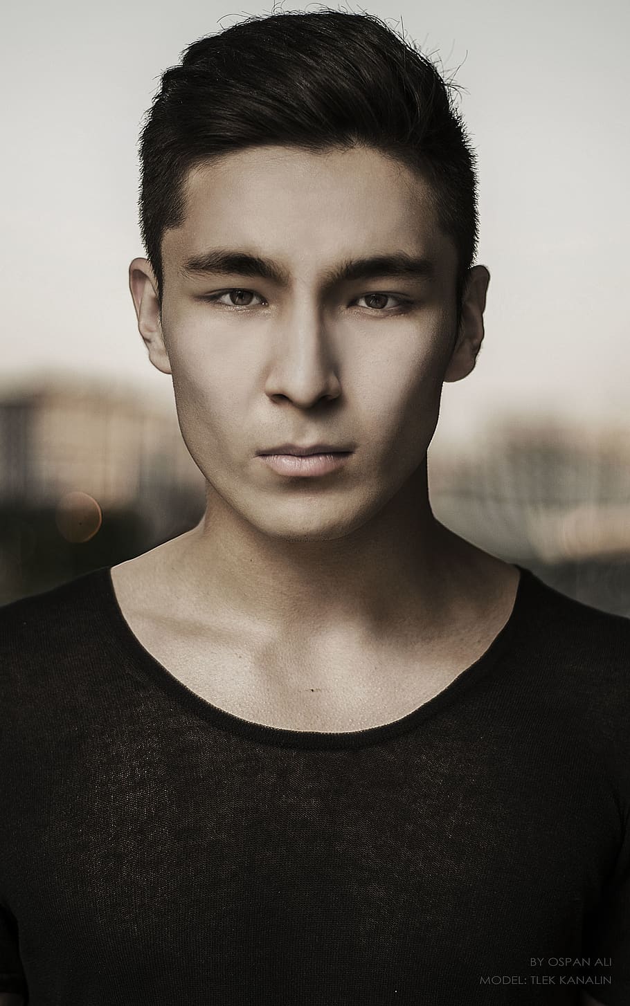 man taking selfie, portrait, looking at camera, front view, young adult HD wallpaper