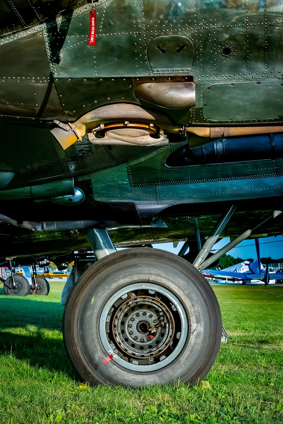 aviation, plane, flying, wheel, airplane, military, aerospace HD wallpaper