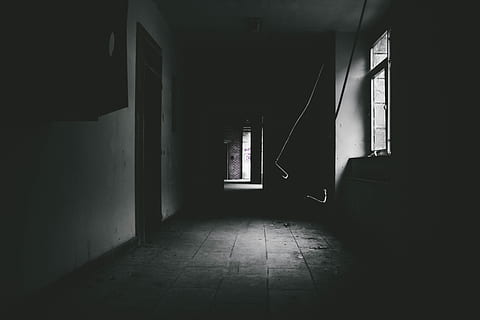 empty hallway of house, window, abandoned, building, indoor, dark HD wallpaper