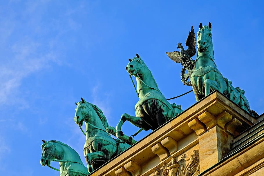 Low Angle View of Statue, ancient, architecture, art, berlin HD wallpaper