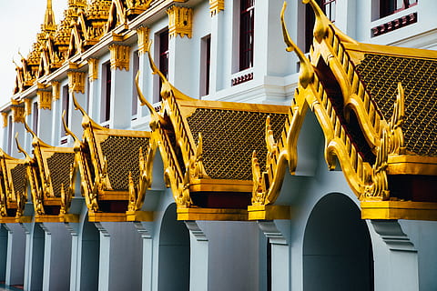 gold and blue concrete building, khwaeng wat bowon niwet, thailand HD wallpaper