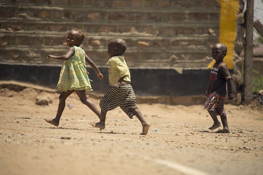 kids, african, kenyan, playing, outside, outdoors, smile, cute, HD wallpaper