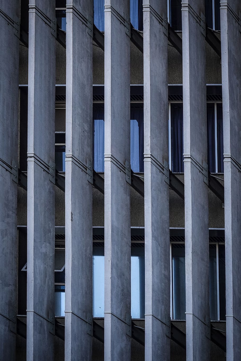 grey concrete building, built structure, building exterior, architecture HD wallpaper