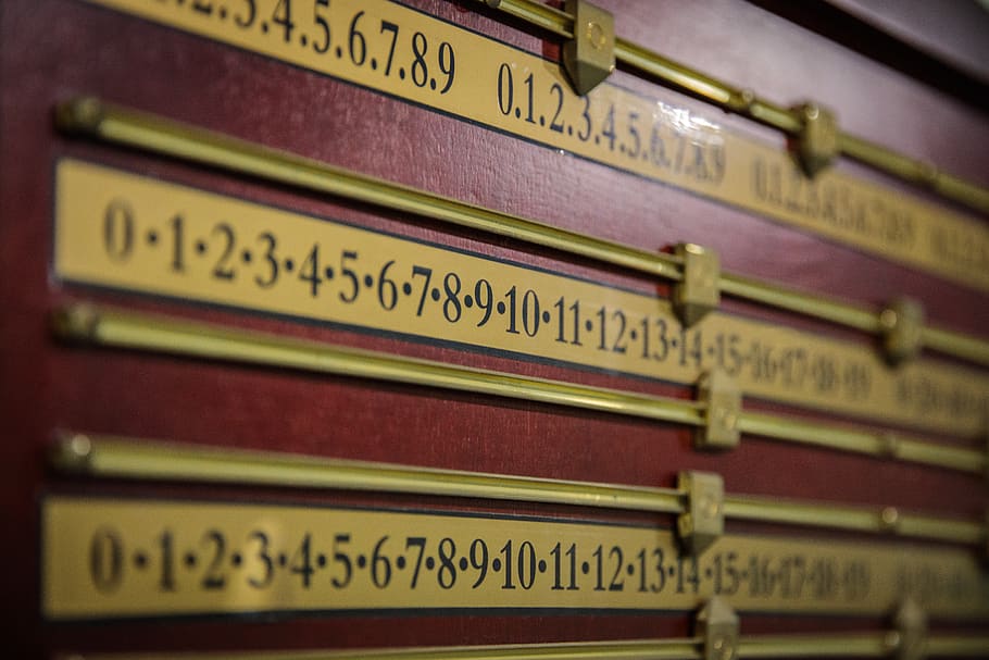 score board, billiards, red, yellow, text, no people, western script HD wallpaper