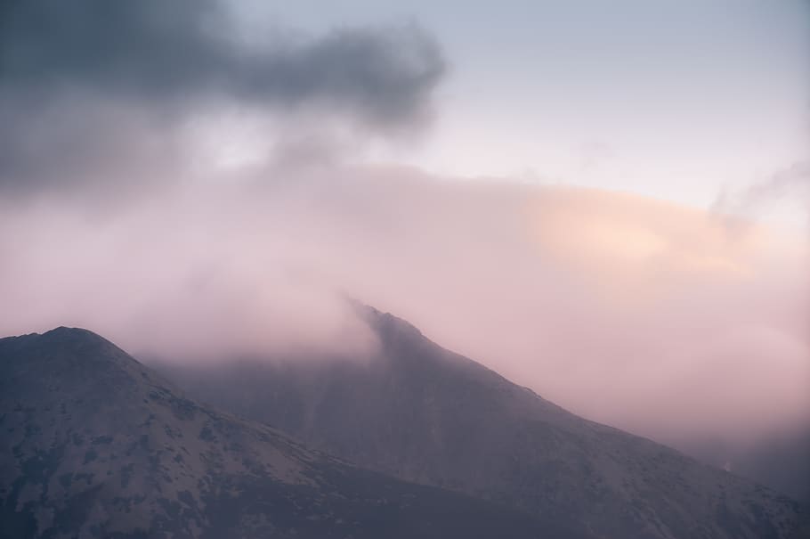 peak, summit, fog, mist, haze, sunrise, warm, detail, closeup HD wallpaper