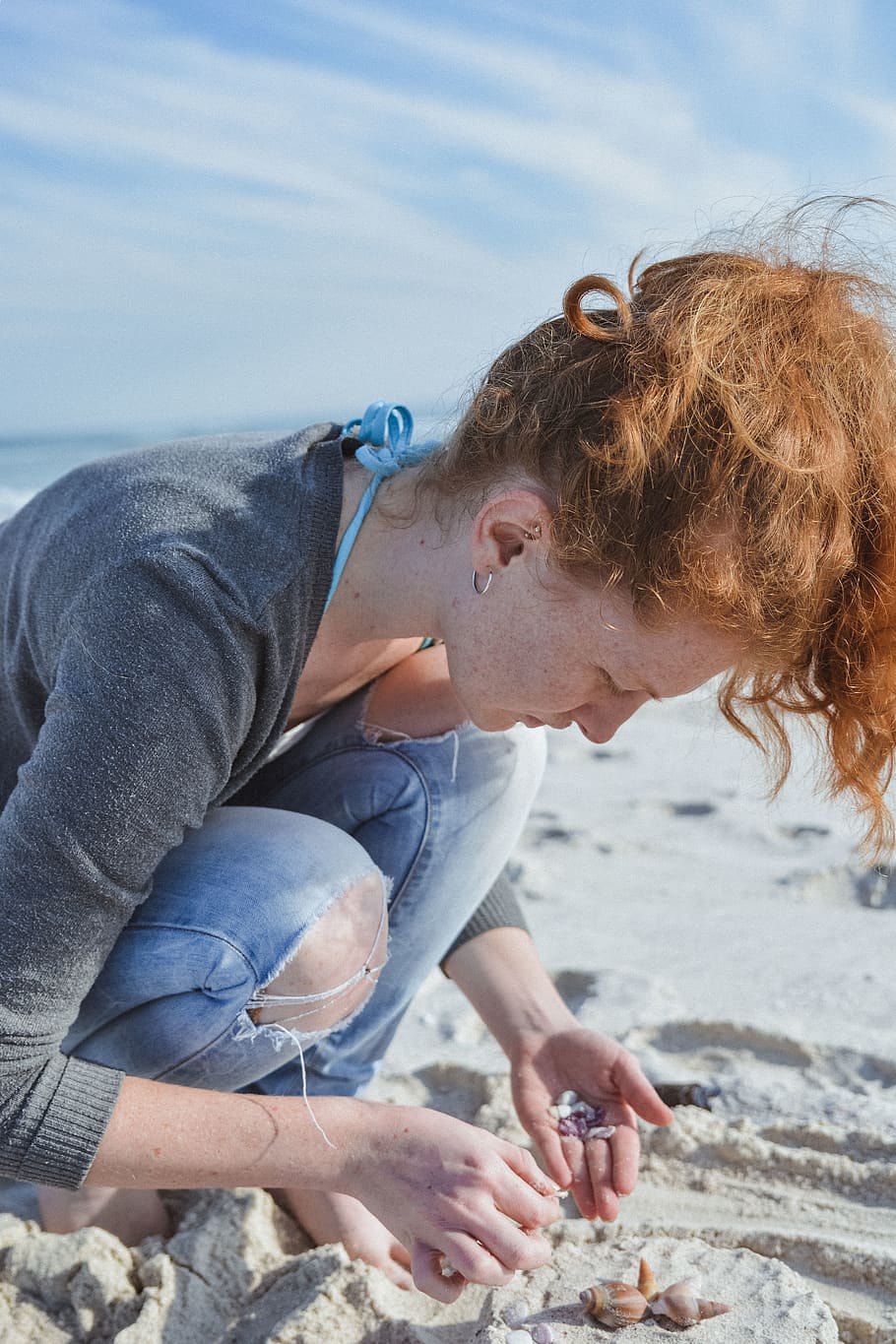 woman picking up shells, real people, one person, casual clothing HD wallpaper