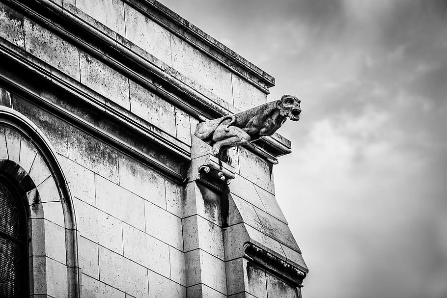 statue outside building, low angle view, architecture, built structure HD wallpaper