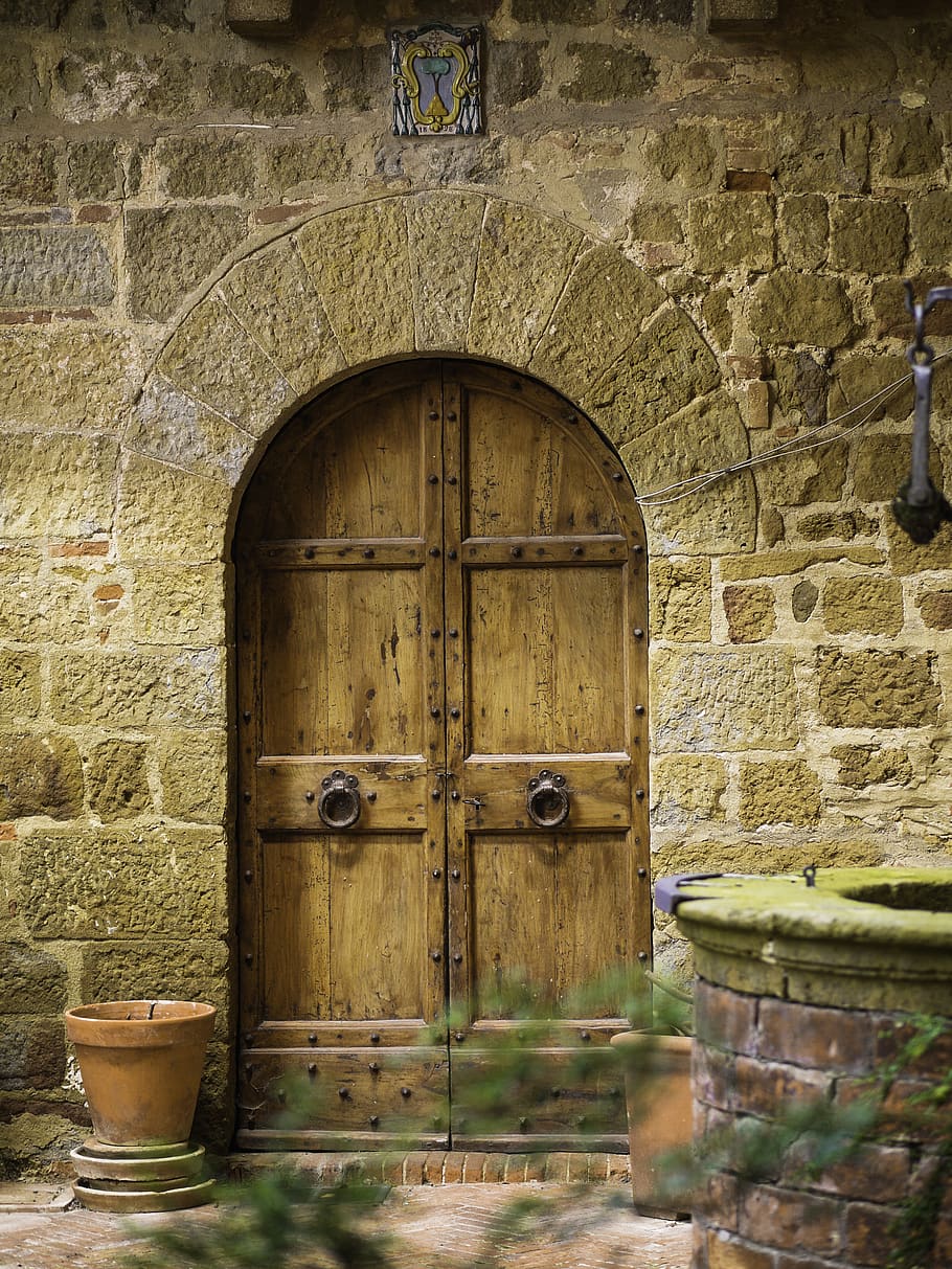 closed door on a brick building, architecture, entrance, built structure HD wallpaper