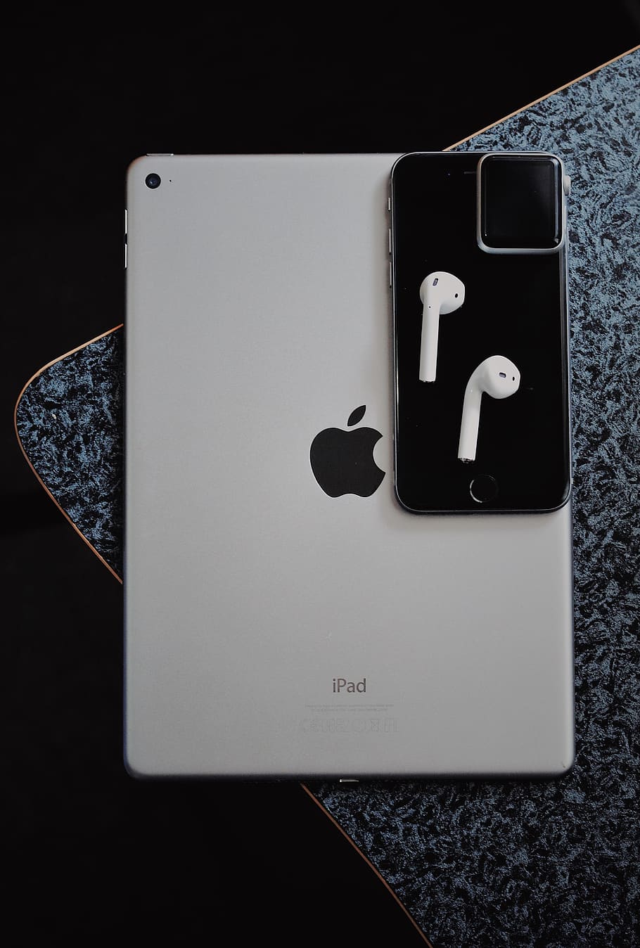 Apple, apple products, iphone, ipad, air, applewatch, airpods, HD wallpaper