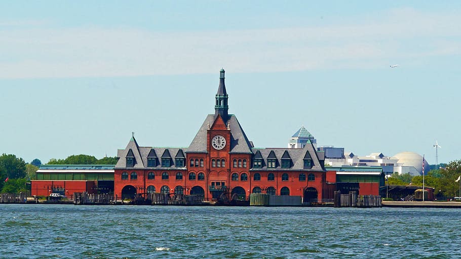 Central Railroad of New Jersey Terminal and New Jersey viewed across New York Harbor from Battery Park in Lower Manhattan, New York., HD wallpaper