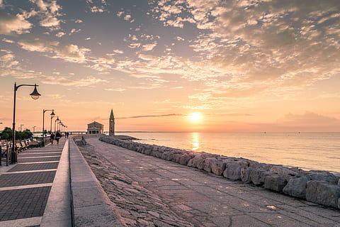 italy, caorle, latern, walking, jogging, women, girls, stones HD wallpaper