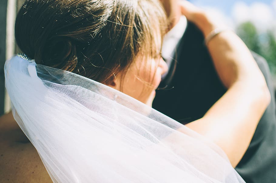 veil, bride, woman, bridal, one person, real people, focus on foreground