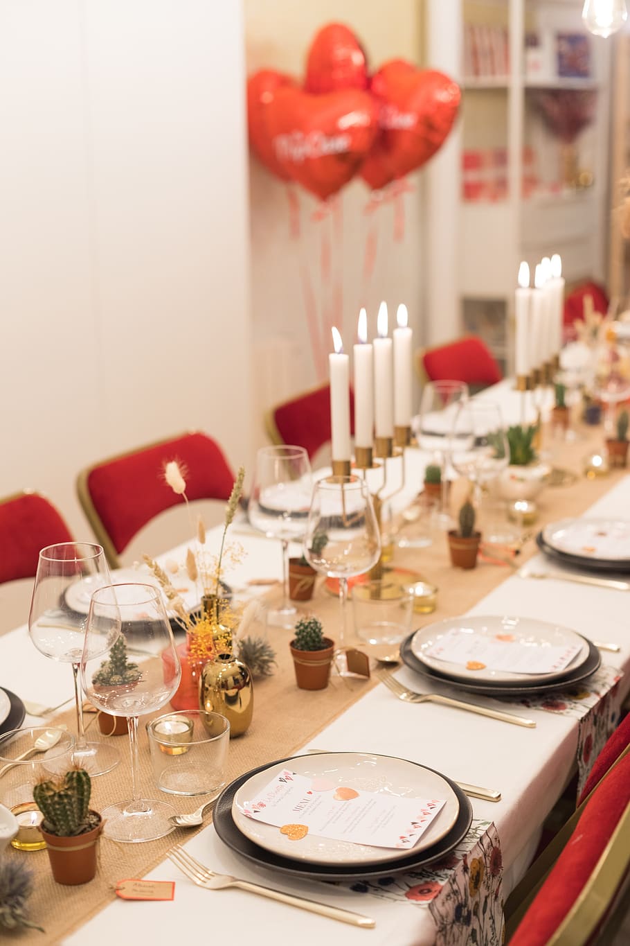 dinner, reception, table, decoration, elegant, flowers, path of table HD wallpaper