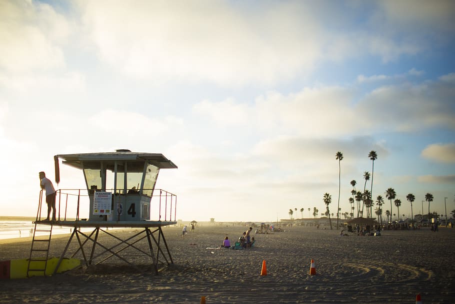 beach, lifeguard, sand, sunset, sky, palmtrees, architecture HD wallpaper