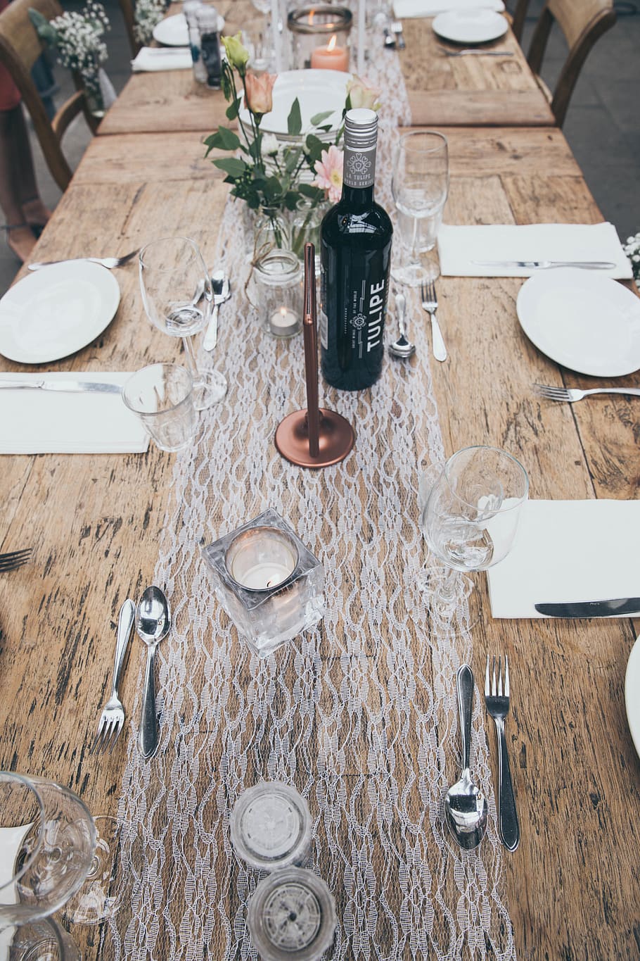 table arrangement, human, person, people, plant, flora, vase HD wallpaper