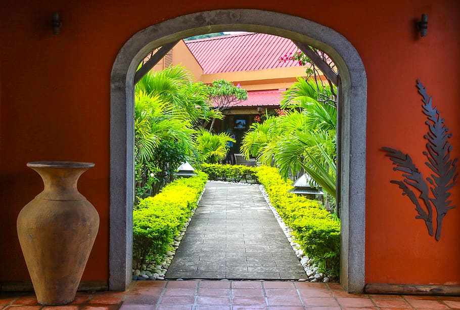 Brown Vase Near Entrance, arch, architecture, garden, path, plants HD wallpaper