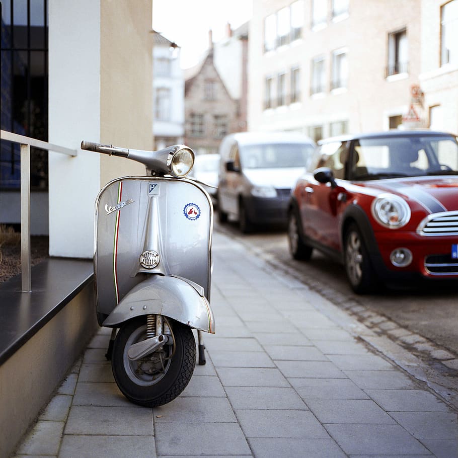 parked gray motor scooter, mode of transportation, building exterior HD wallpaper
