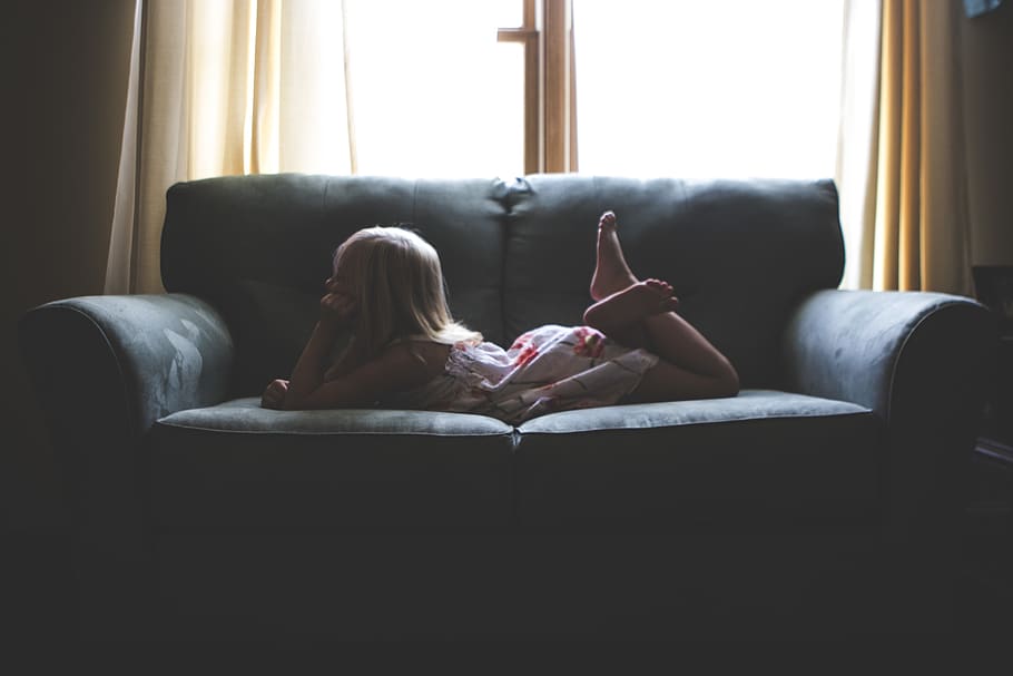 house, interior, couch, sofa, living, room, kid, child, girl HD wallpaper