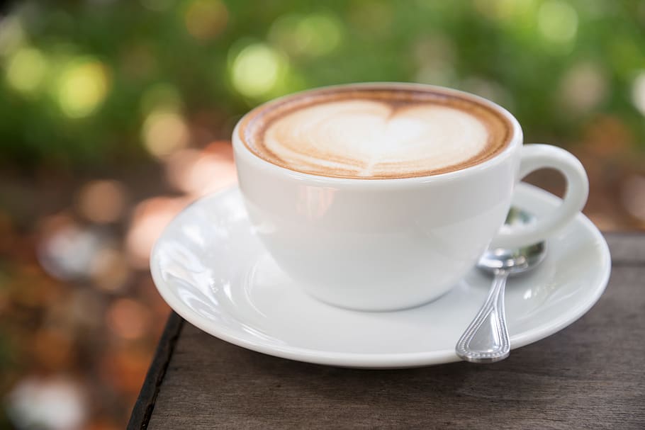 Latte on White Ceramic Cup With Saucer in Macro Photography, caffeine HD wallpaper