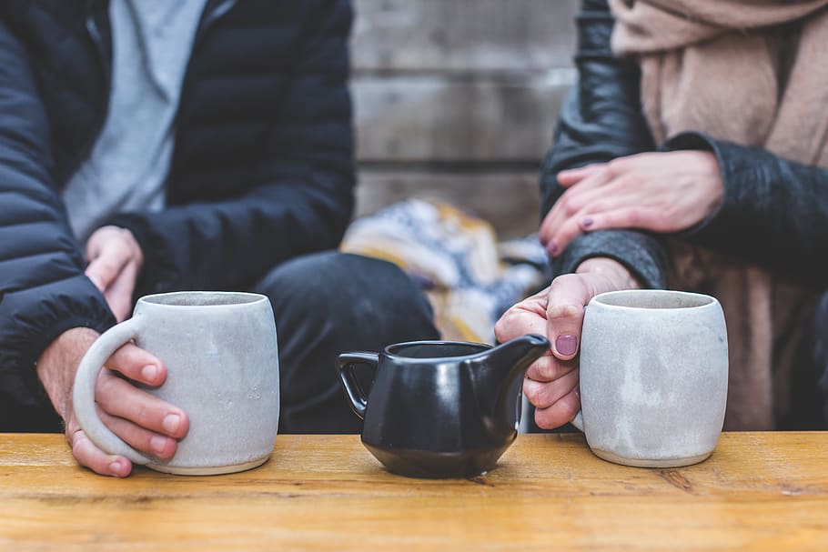 Man and Woman Having a Tea Conversation, coffee, container, couple HD wallpaper