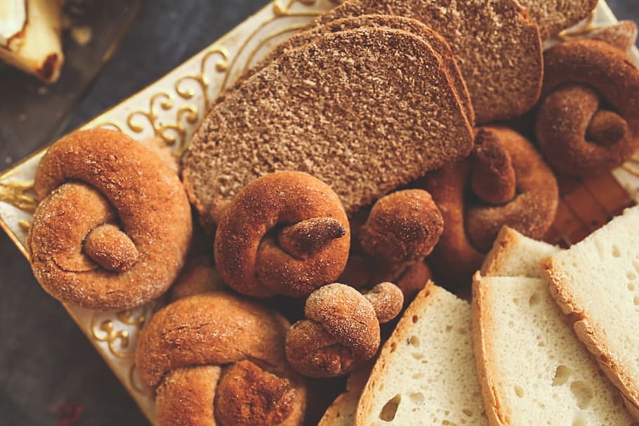 Bagels and bread, bagles, bakery, baking, breakfast, cereal, delicious HD wallpaper