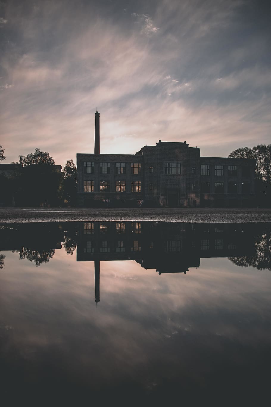 Building Reflected on Water, architecture, clouds, dawn, daylight HD wallpaper