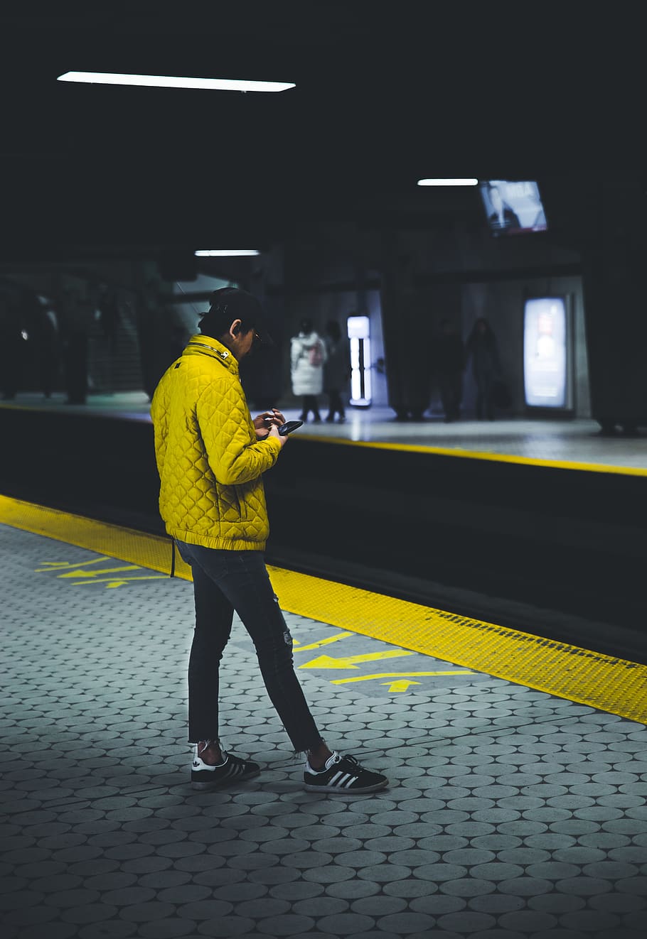 man standing wearing yellow jacket, real people, full length HD wallpaper