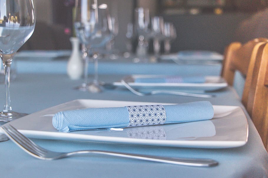 plate, table, table napkin, bleu, eating utensil, indoors, fork HD wallpaper