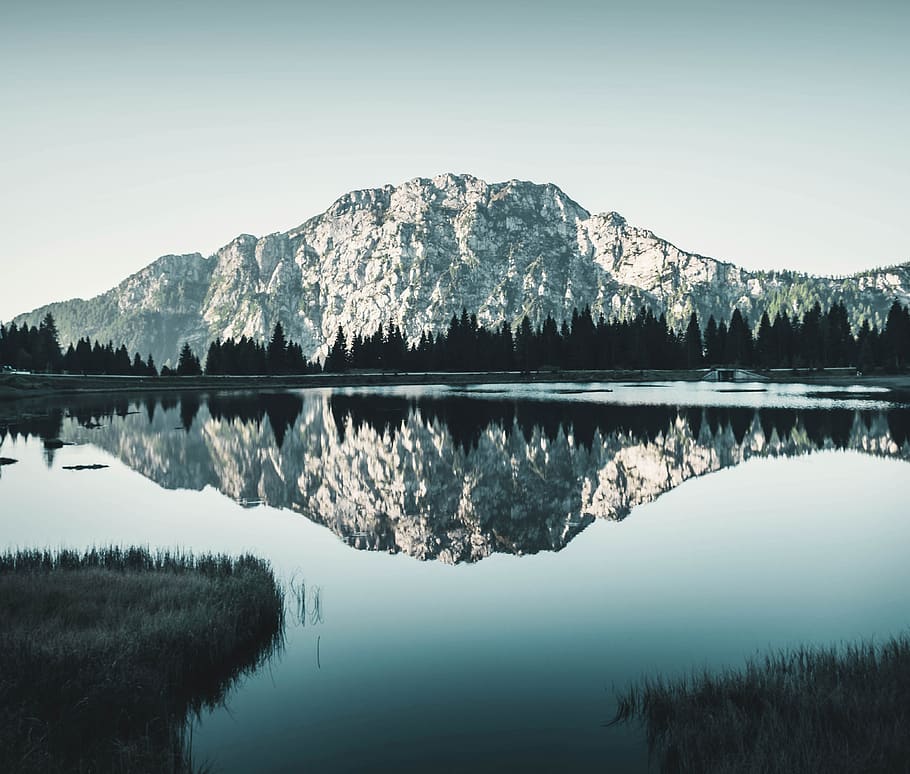 nature, lake, mirror, reflection, trees, pine tree, hiking HD wallpaper