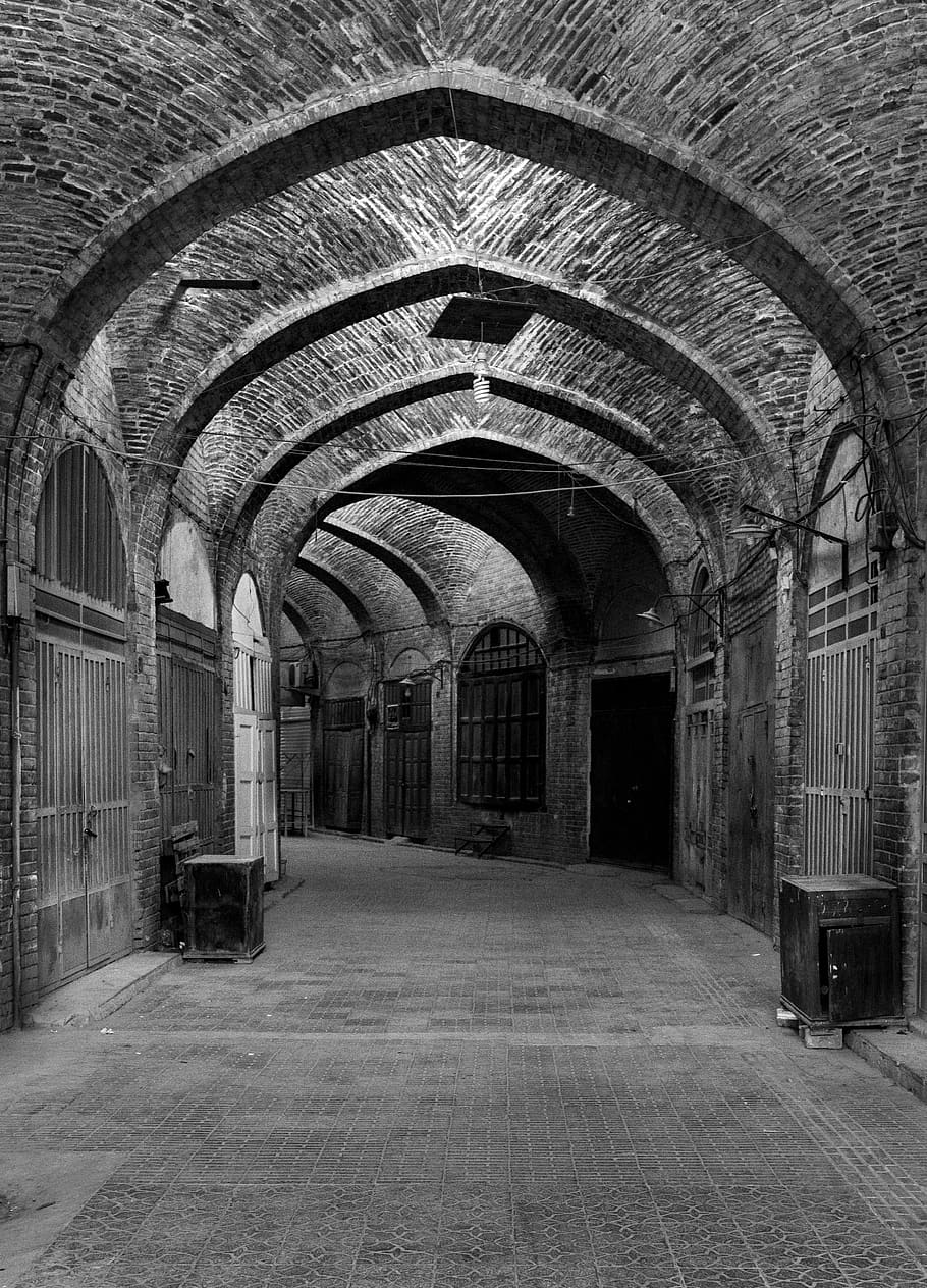 empty hallway grayscale photo, architecture, built structure HD wallpaper